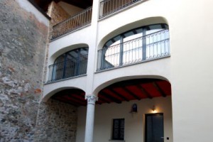 Ristrutturazione antica corte Stabio